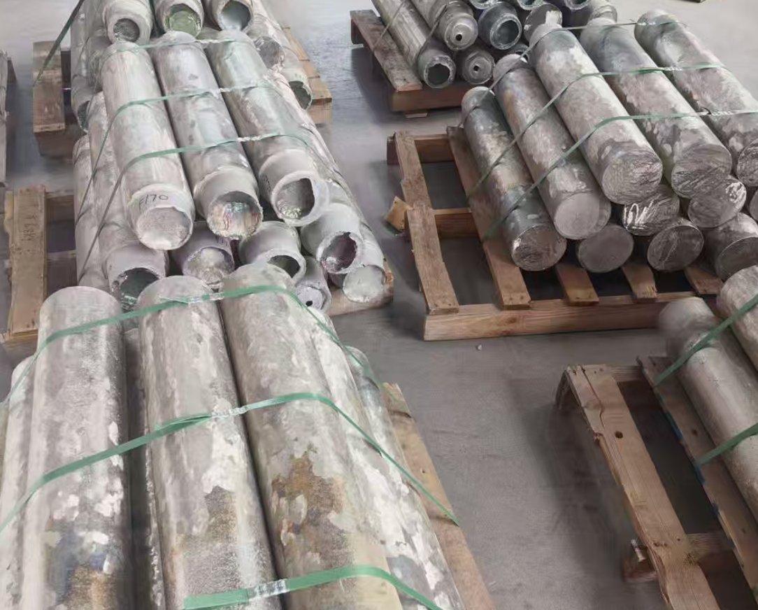 Inconel 713C precision castings and master alloy for turbine blades